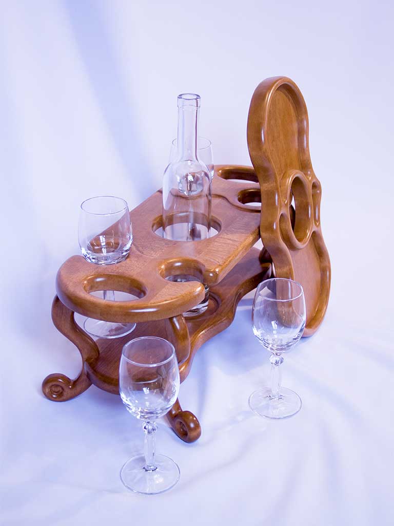 КБ Рукоделки: подарки и изделия из дерева на заказ Винный столик на четыре бокала и одну бутылку со съёмной тарелкой-подносом  