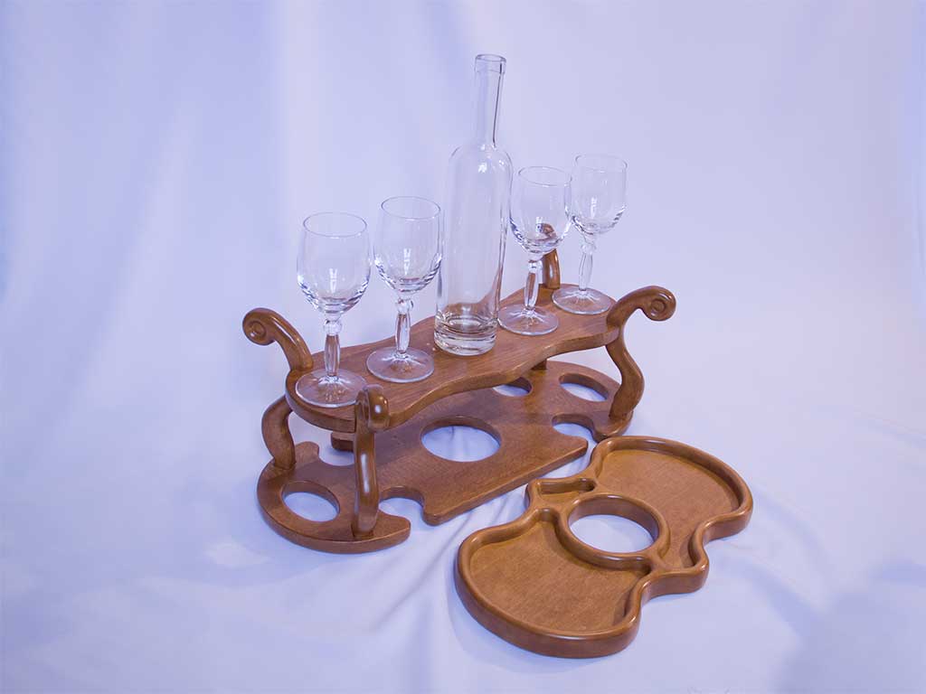 КБ Рукоделки: подарки и изделия из дерева на заказ Винный столик на четыре бокала и одну бутылку со съёмной тарелкой-подносом 