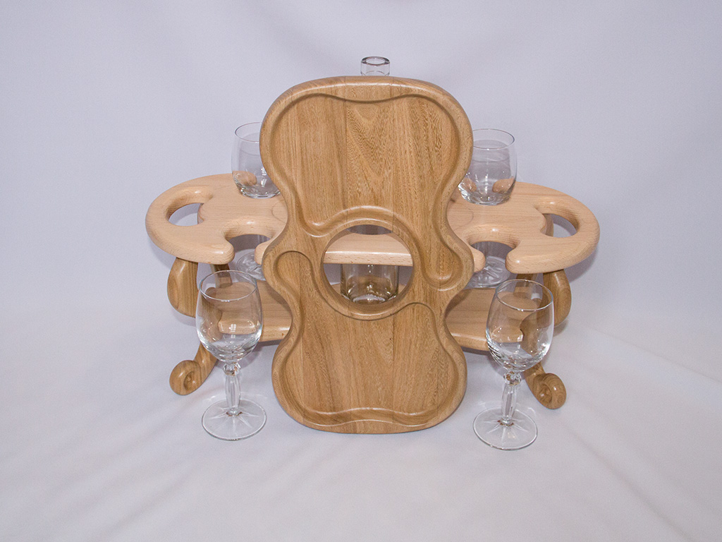 КБ Рукоделки: подарки и изделия из дерева на заказ Винный столик на четыре бокала и одну бутылку с увеличенной тарелкой-подносом 